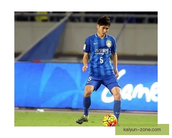 Osimhen 强悍的身体对抗能力