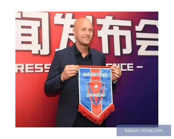 克鲁伊夫理念下的球队重生，战术革新与年轻才俊实现完美结合，状态回暖值得关注。