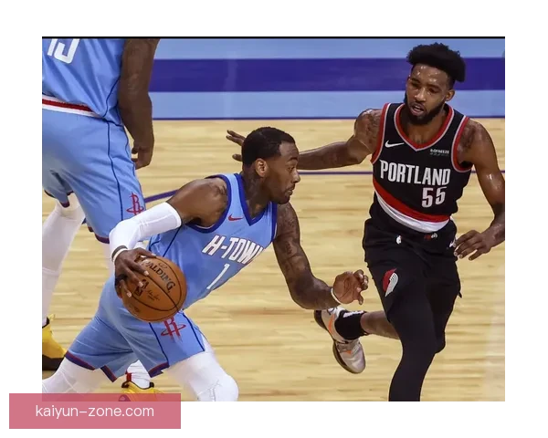 埃斯在近期比赛中边路进攻表现稳健，状态回暖值得关注